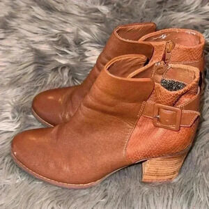 Anthropologie Seychelles Brown Side Zip Ankle Heel Bootie Size 8.5